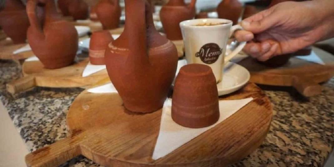 Hasattan sonra kavruluyor, değirmende toz halini alıyor! Türk kahvesi gibi pişiyor 3